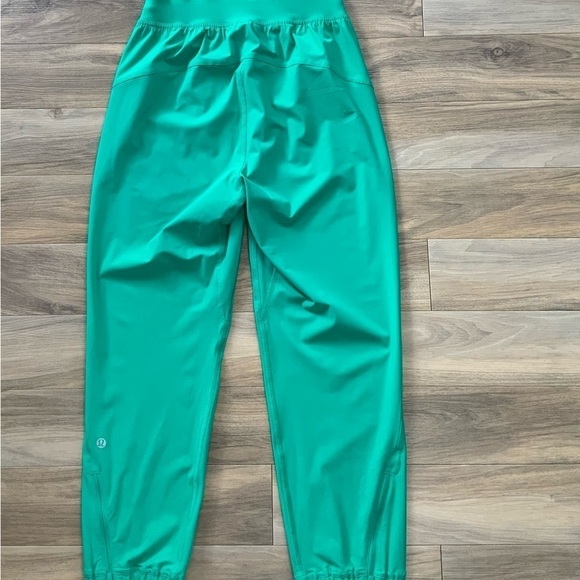 Lululemon Adapted State High-Rise Cropped Jogger - Picture 8 of 10